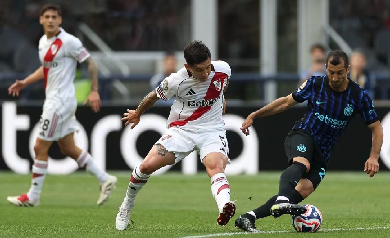 赛前西甲焦点战，AC米兰状态回暖，悬念犹存，训练强度明显提升(巴萨50科莫全场集锦)