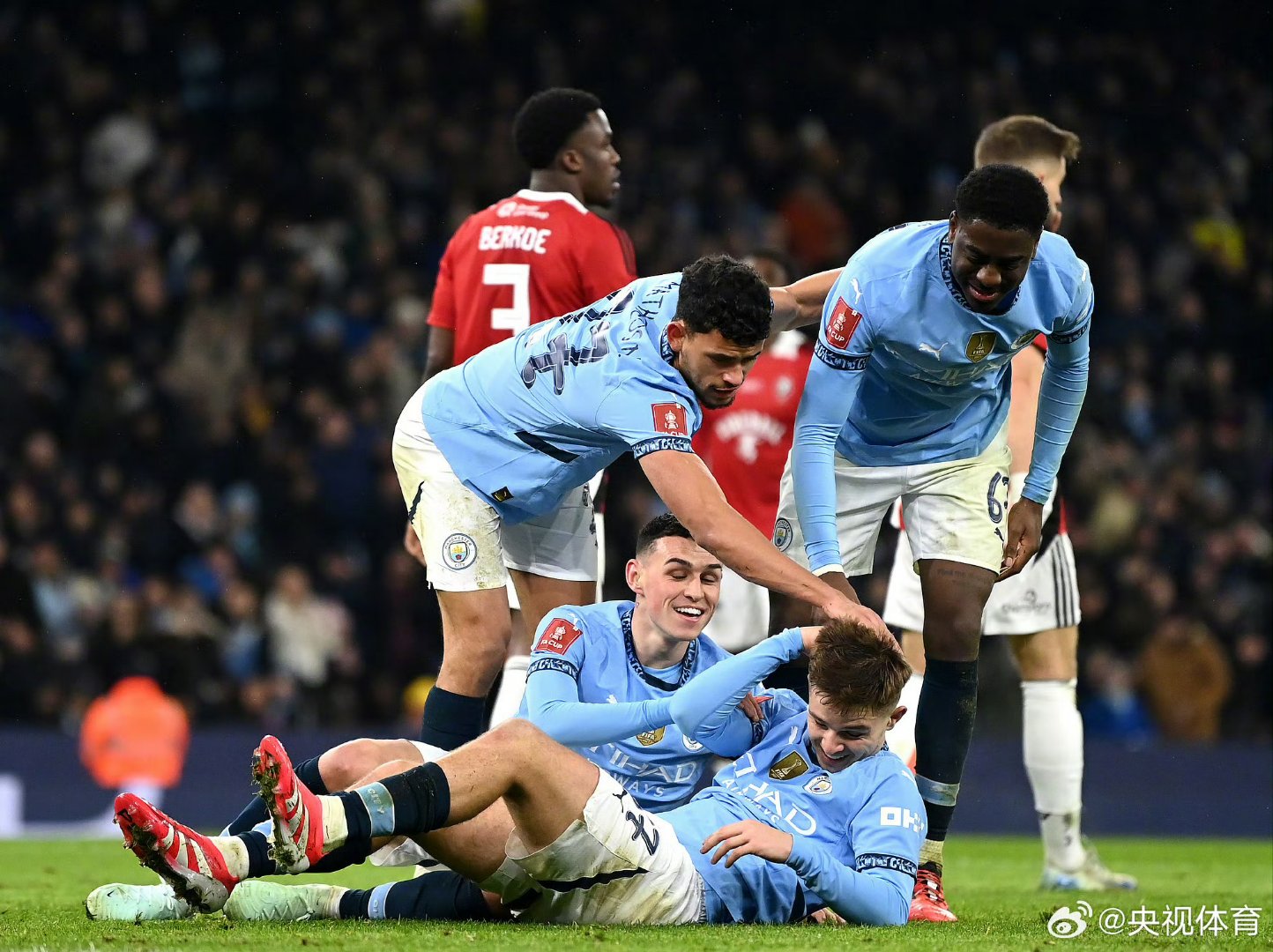 加时末段欧超杯焦点战,马赛遗憾出局,压力陡增,球队文化再被提及 加时末段欧超杯焦点战,马赛遗憾出局,压力陡增,球队文化再被提及