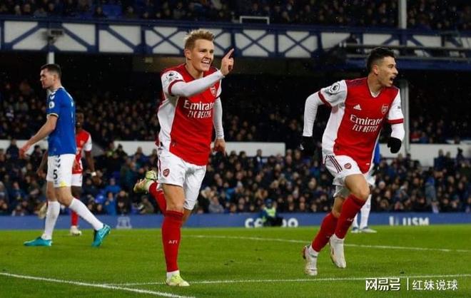 欧联赛程吃紧；埃因霍温集结日再遭质疑；管理层满意；年轻球员得到机会(埃因霍温足球俱乐部)