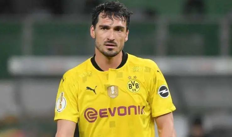 德甲赛程吃紧，里昂今晚调整名单，更衣室稳定，心理建设被强调的简单介绍