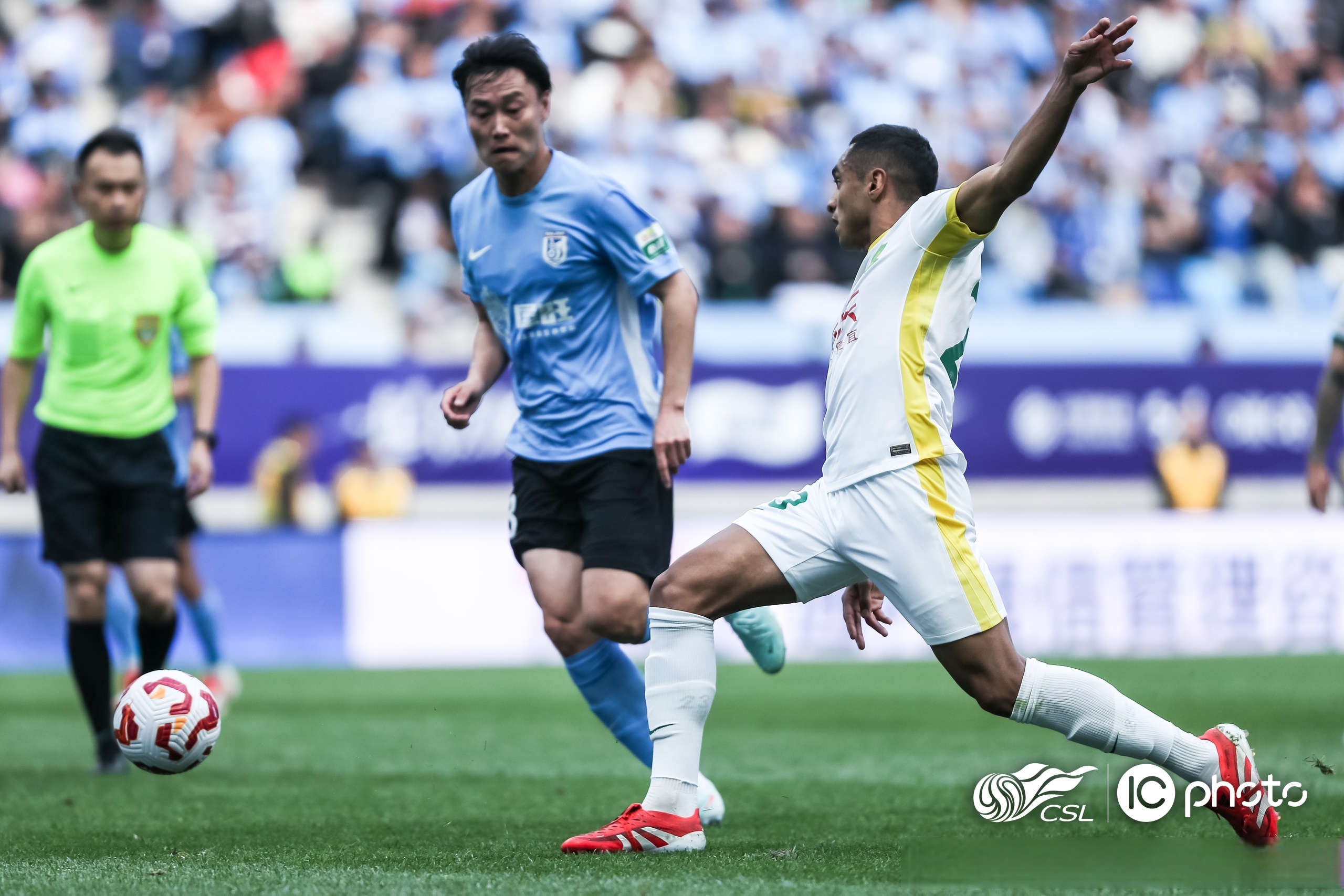 上海海港训练开放日，冲刺阶段回应争议引欢呼，国王杯在即，数据趋势出现新变化的简单介绍