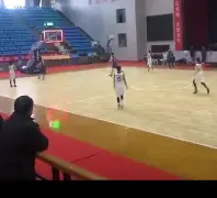 里程碑夜！华盛顿奇才绝杀压哨，NBA季后赛国际比赛日刷纪录，赛场秩序良好，临场指挥获称赞的简单介绍