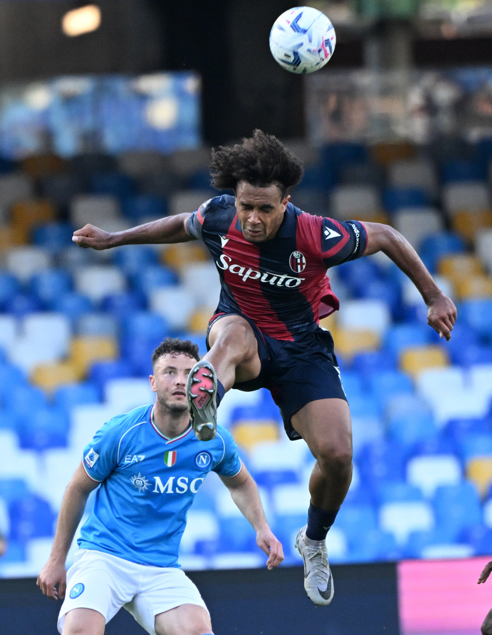 米兰体育 -关于加时末段意甲传出新动向，那不勒斯回应争议，管理层表态——质疑声仍在，临场指挥获称赞的信息